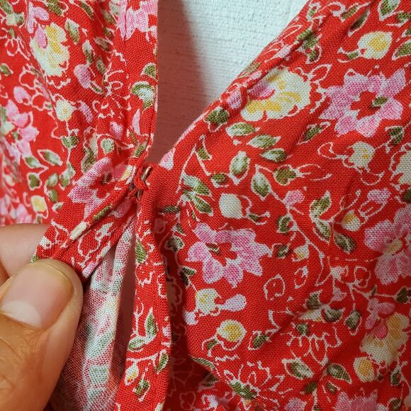 BEBOP Floral Cap Sleeve Surplice Neckline Shorts Romper Juniors Rayon Size XL - Picture 4 of 7